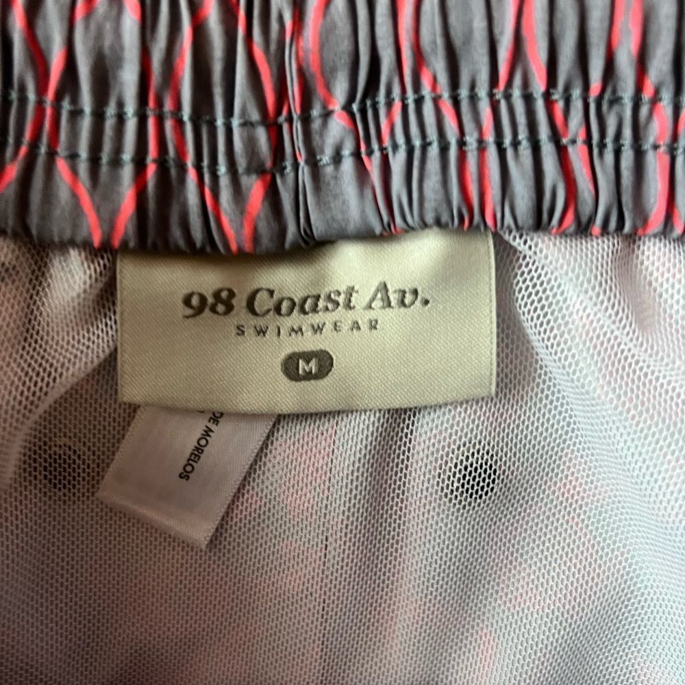 98 Coast Av Men’s Swim Trunks linear Flowers size M - Picture 3 of 4